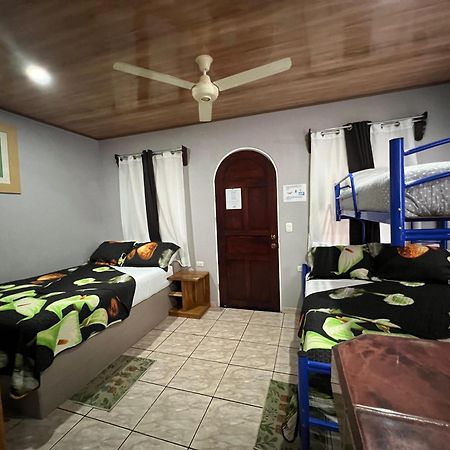 Apartamentos Mansion Tropical Quepos Eksteriør bilde