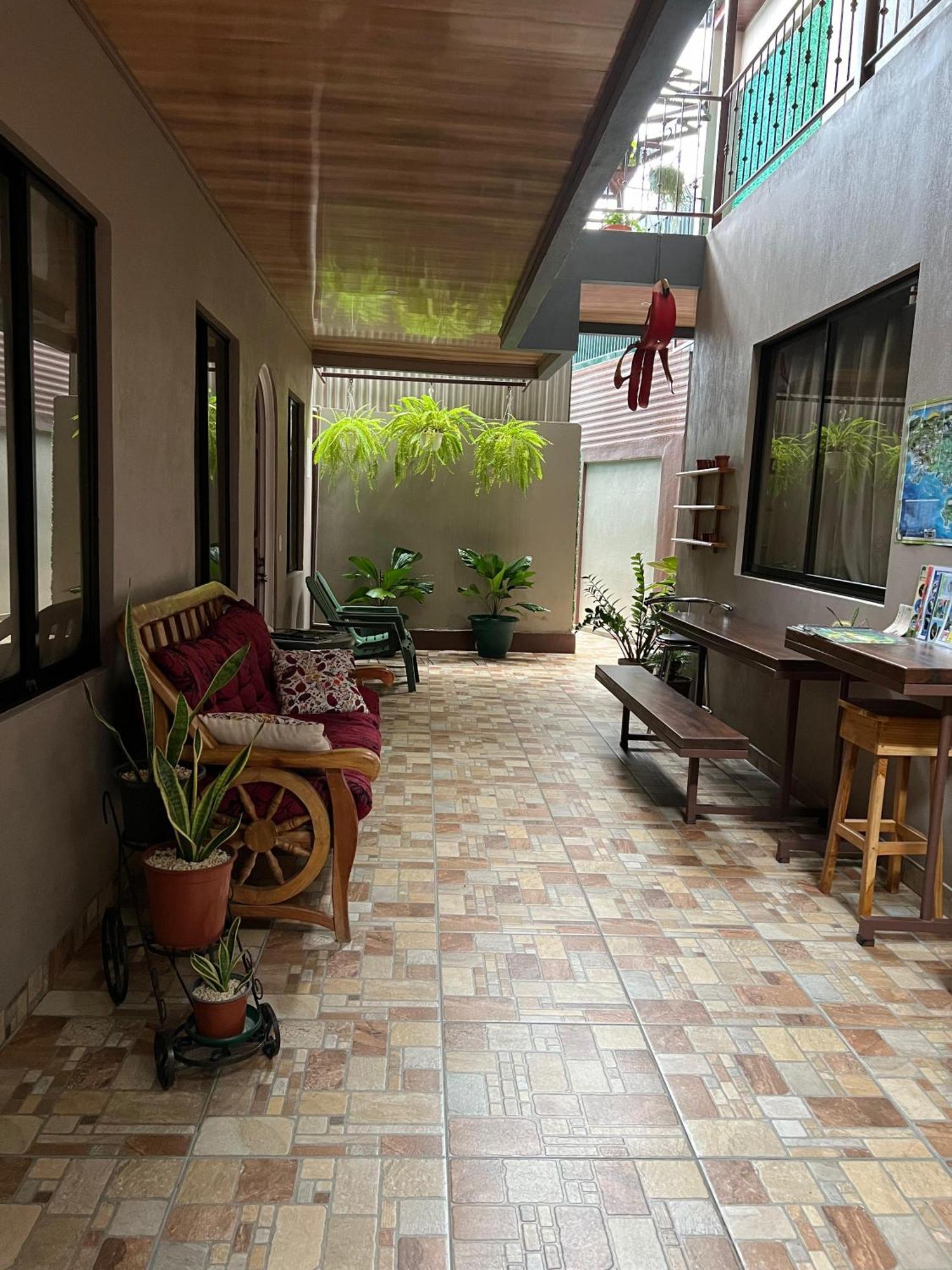 Apartamentos Mansion Tropical Quepos Eksteriør bilde